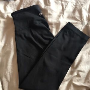black cropped lulu lemon leggings